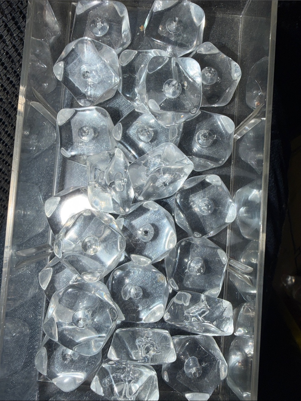 Clear acrylic facetted beads